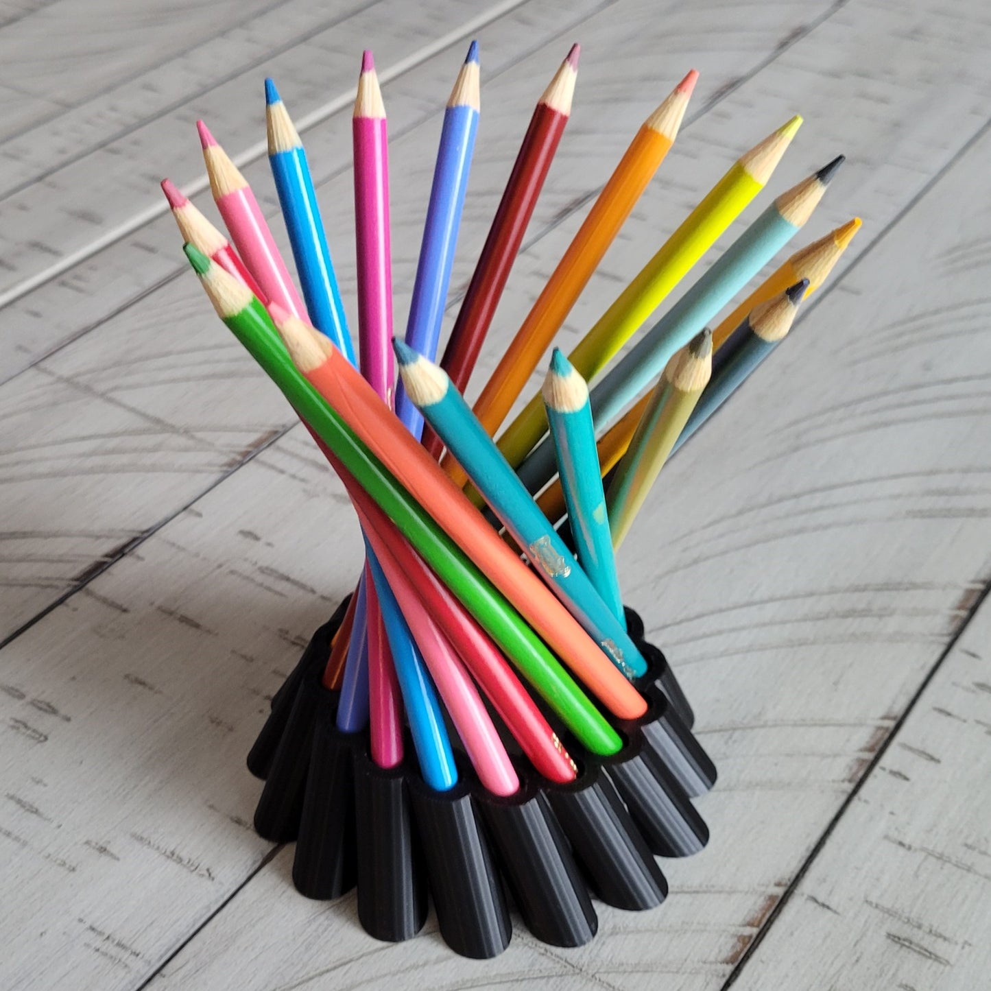 Znet3D Spiral Pencil Holder - Hyperbolic Desk Organizer for Colored Pencils and Pens - Hold 16 Pencils (pencils are not included)