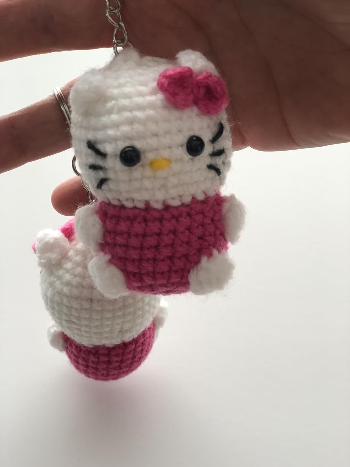 Znet3D Adorable Handmade Crochet Hello Kitty Keychain - Cute and Unique Accessory, 3 Inches Tall
