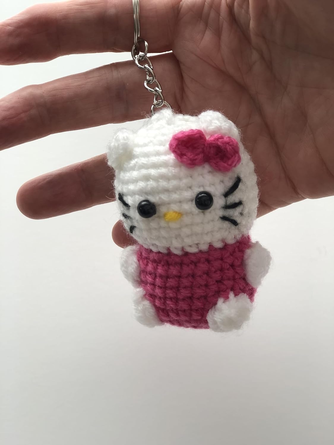 Znet3D Adorable Handmade Crochet Hello Kitty Keychain - Cute and Unique Accessory, 3 Inches Tall
