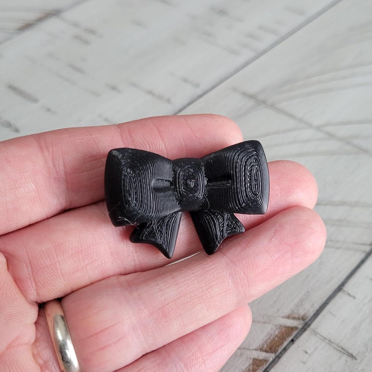 Znet3D Bow Magnets – Strong and Cute Refrigerator Magnets – 1.5 x 1.25 Inches – Perfect for Home, Office, or Classroom – Adorable and Functional Décor – 4 Pack (Black)