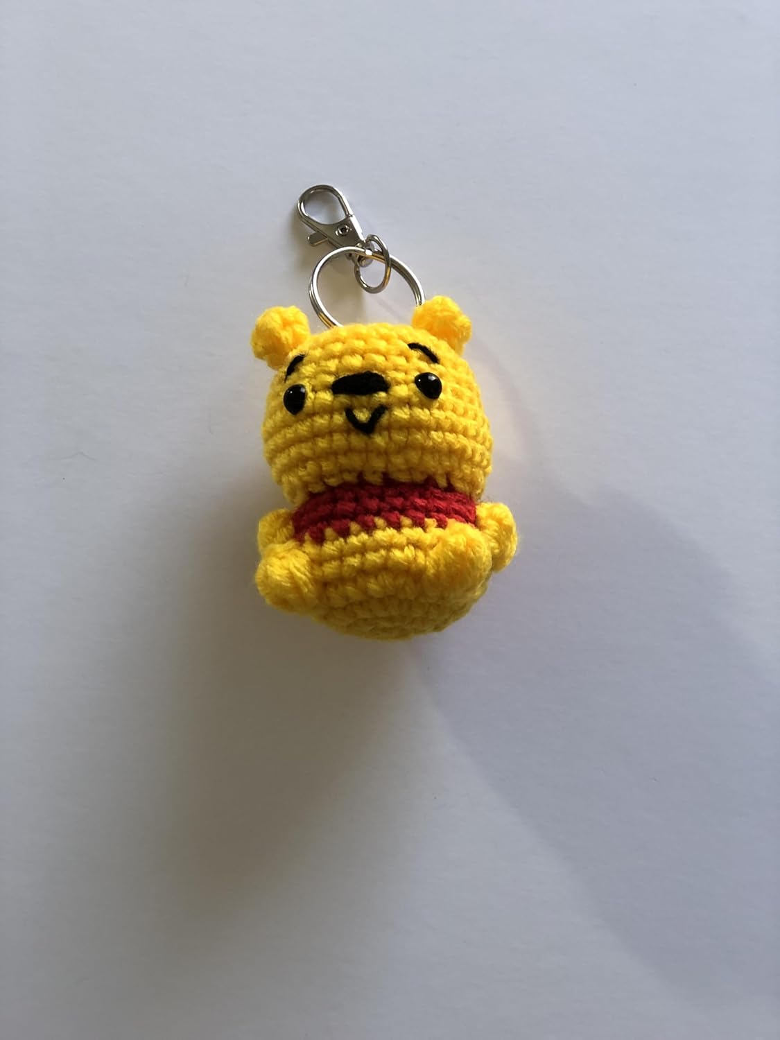 Znet3D Handmade Winnie the Pooh Crochet Plush Keychain - Charming Amigurumi Accessory