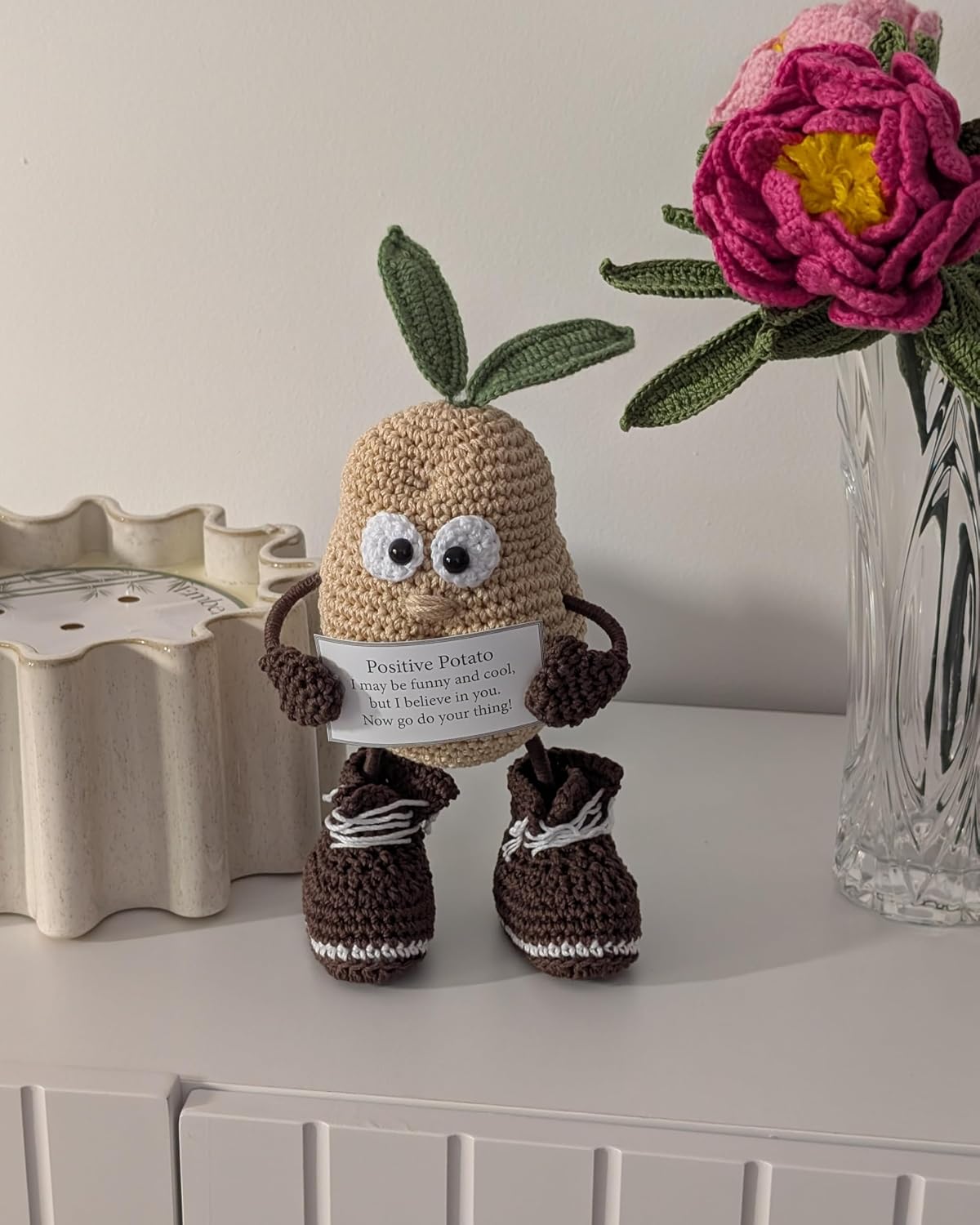 Znet3D Handmade Crochet Positive Potato with Inspirational Message Card – Funny Encouragement Gift, Desk Decor, Office Gift, Motivational Plush Companion – 8 Inch Standing Potato