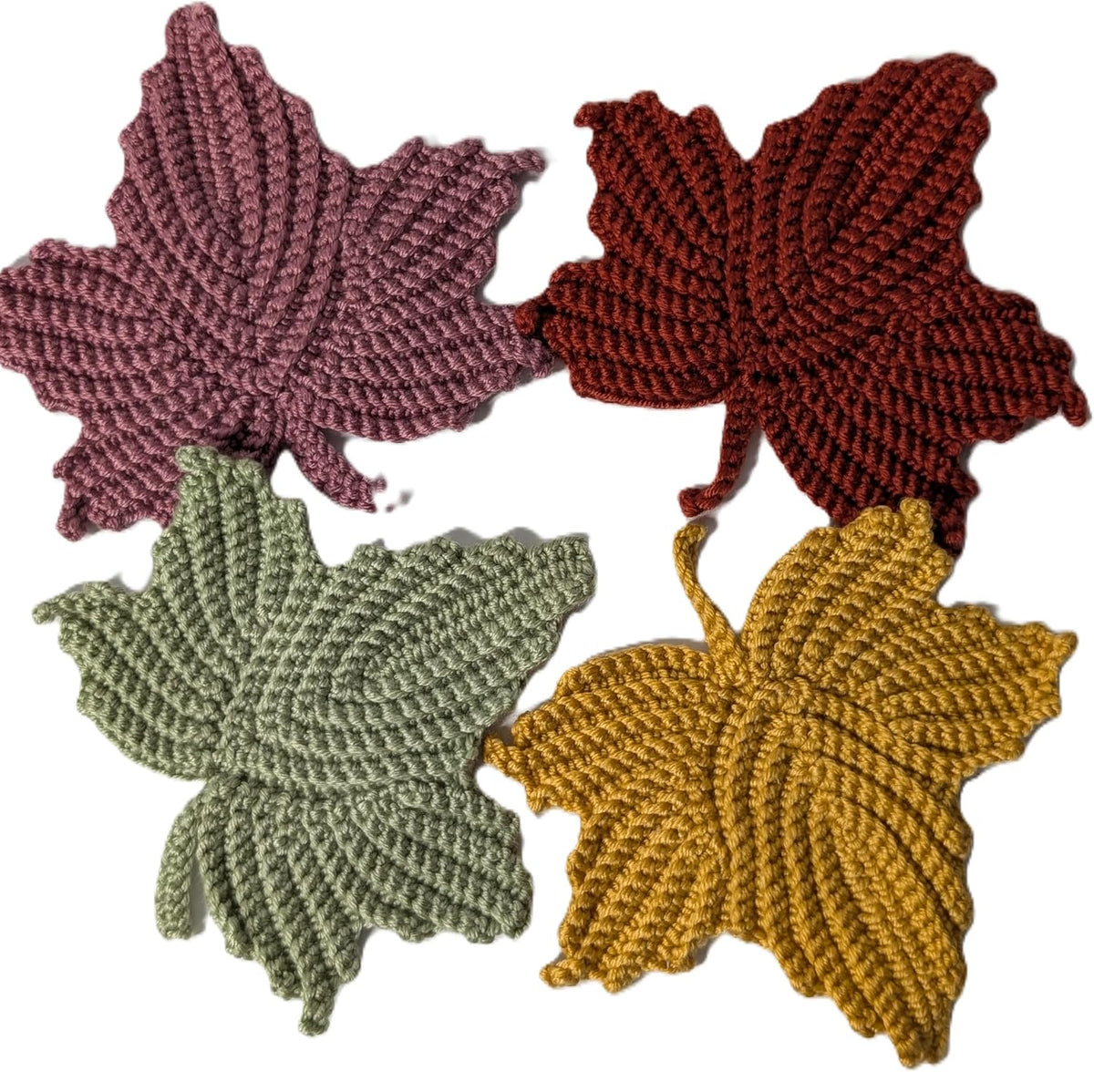 Handmade Crochet Maple Leaf Coasters, Set of 4 – Realistic Fall Leaf Drink Mats in Autumn Colors, Rustic Farmhouse Table Décor for Mugs & Glasses